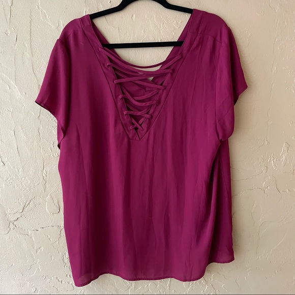 Torrid Cris Cross Berry V Neck Top Size 2 - Picture 7 of 8
